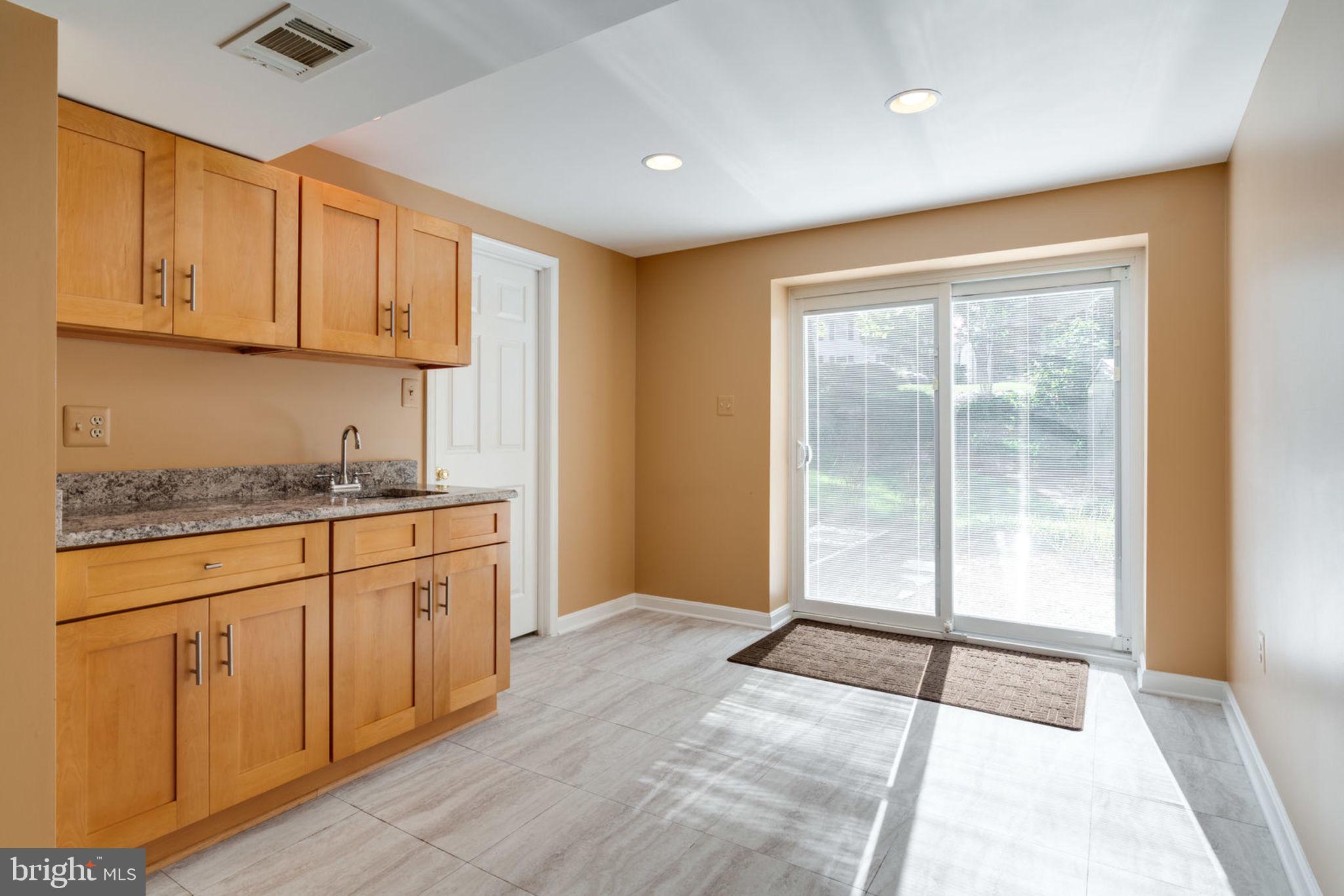 7820 Roundabout Way Springfield, VA 22153 - Photo 51 of 67 Wet Bar