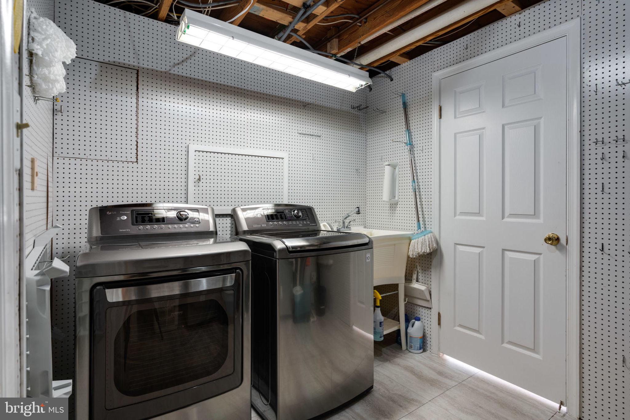 7820 Roundabout Way Springfield, VA 22153 - Photo 53 of 67 Laundry Room