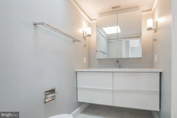 $6,350 | 1351 Wisconsin Avenue Northwest, Unit 3C, Washington, DC 20007