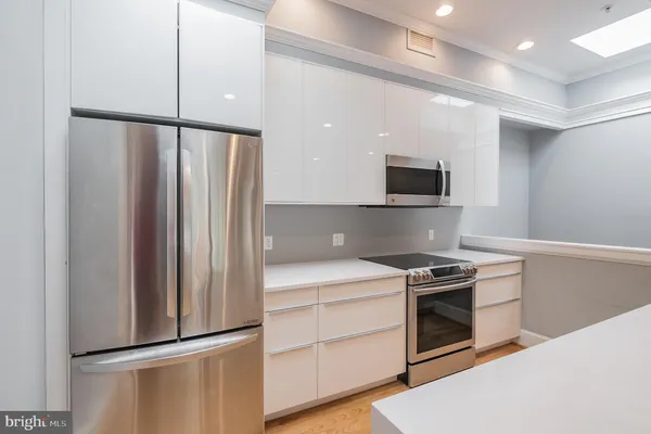 $6,350 | 1351 Wisconsin Avenue Northwest, Unit 3C, Washington, DC 20007