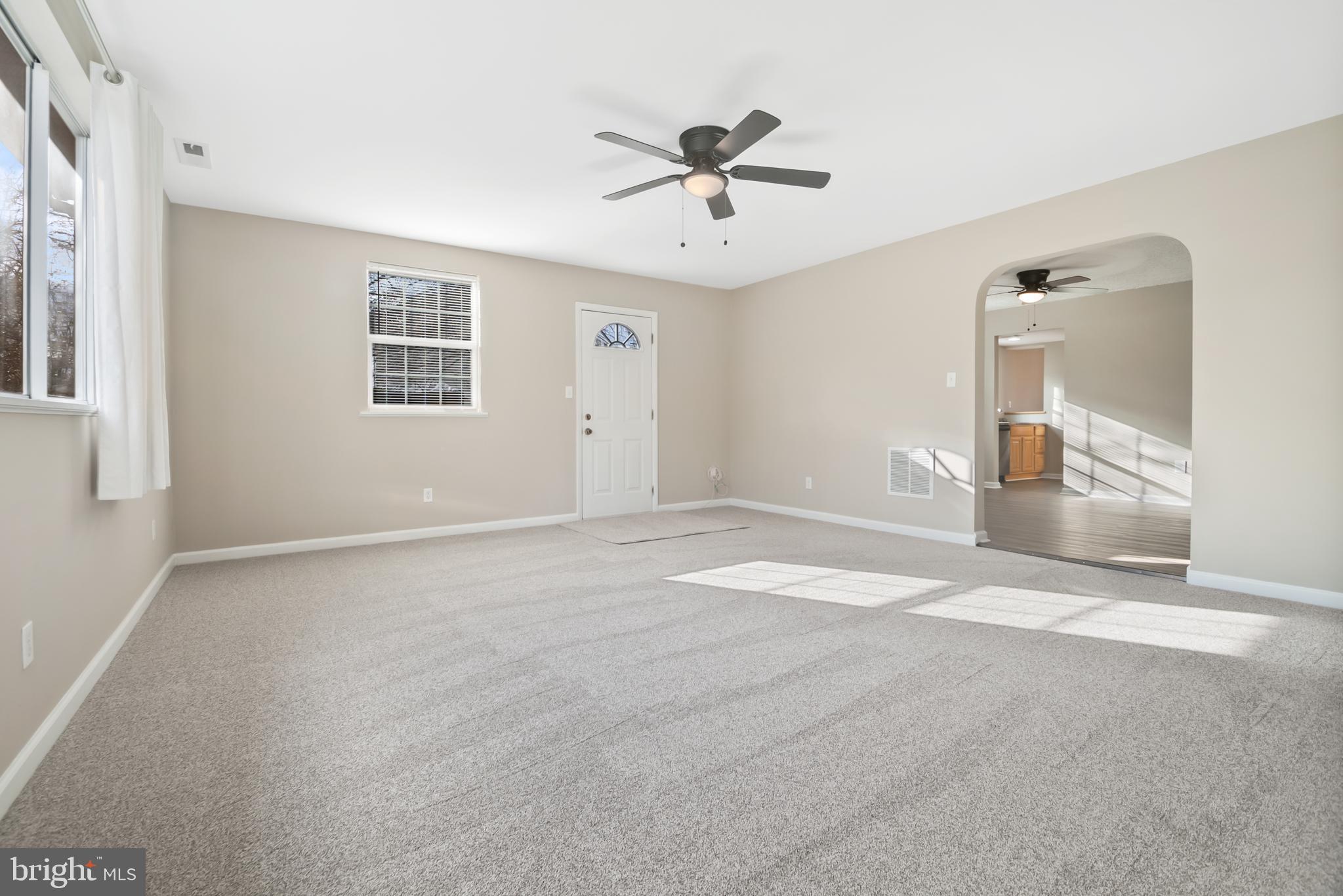 137 Arundel Road Pasadena, MD 21122 - Photo 11 of 32