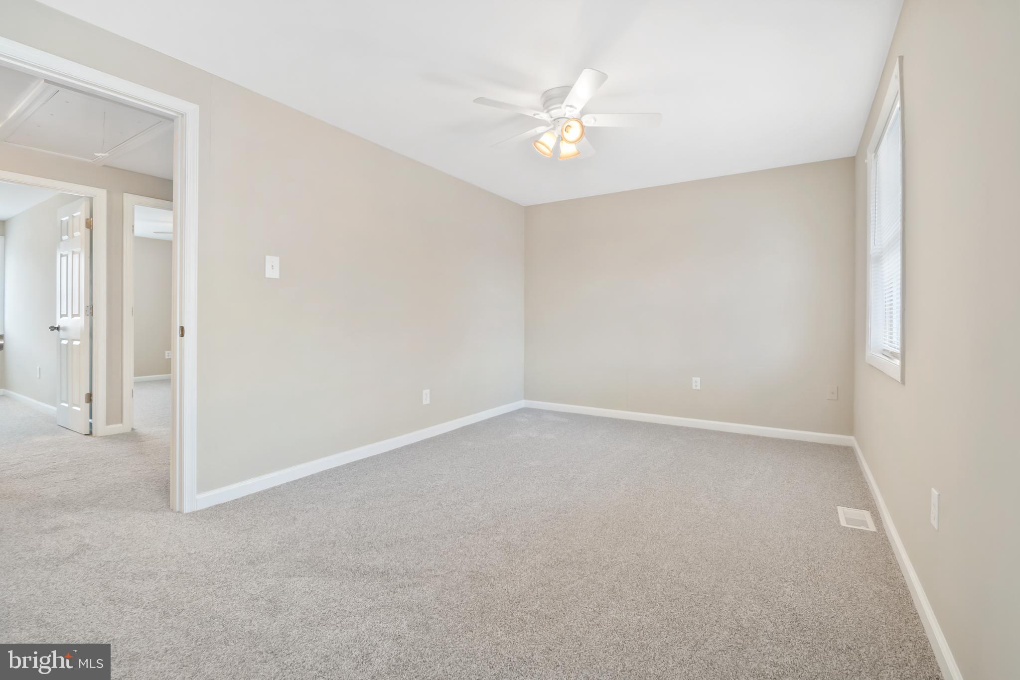 137 Arundel Road Pasadena, MD 21122 - Photo 14 of 32