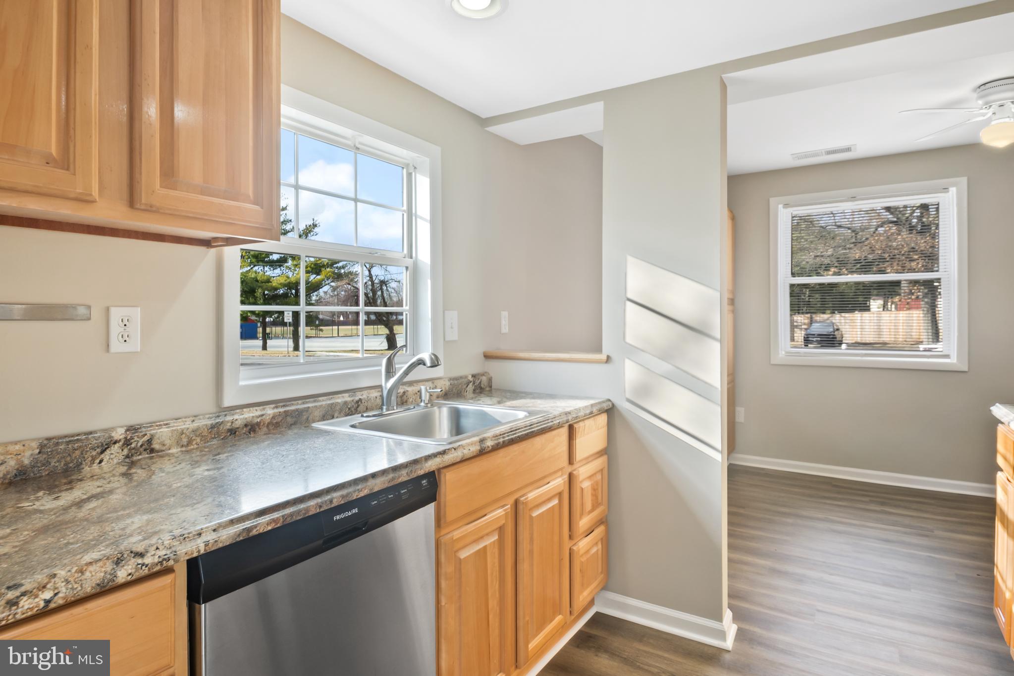 137 Arundel Road Pasadena, MD 21122 - Photo 4 of 32