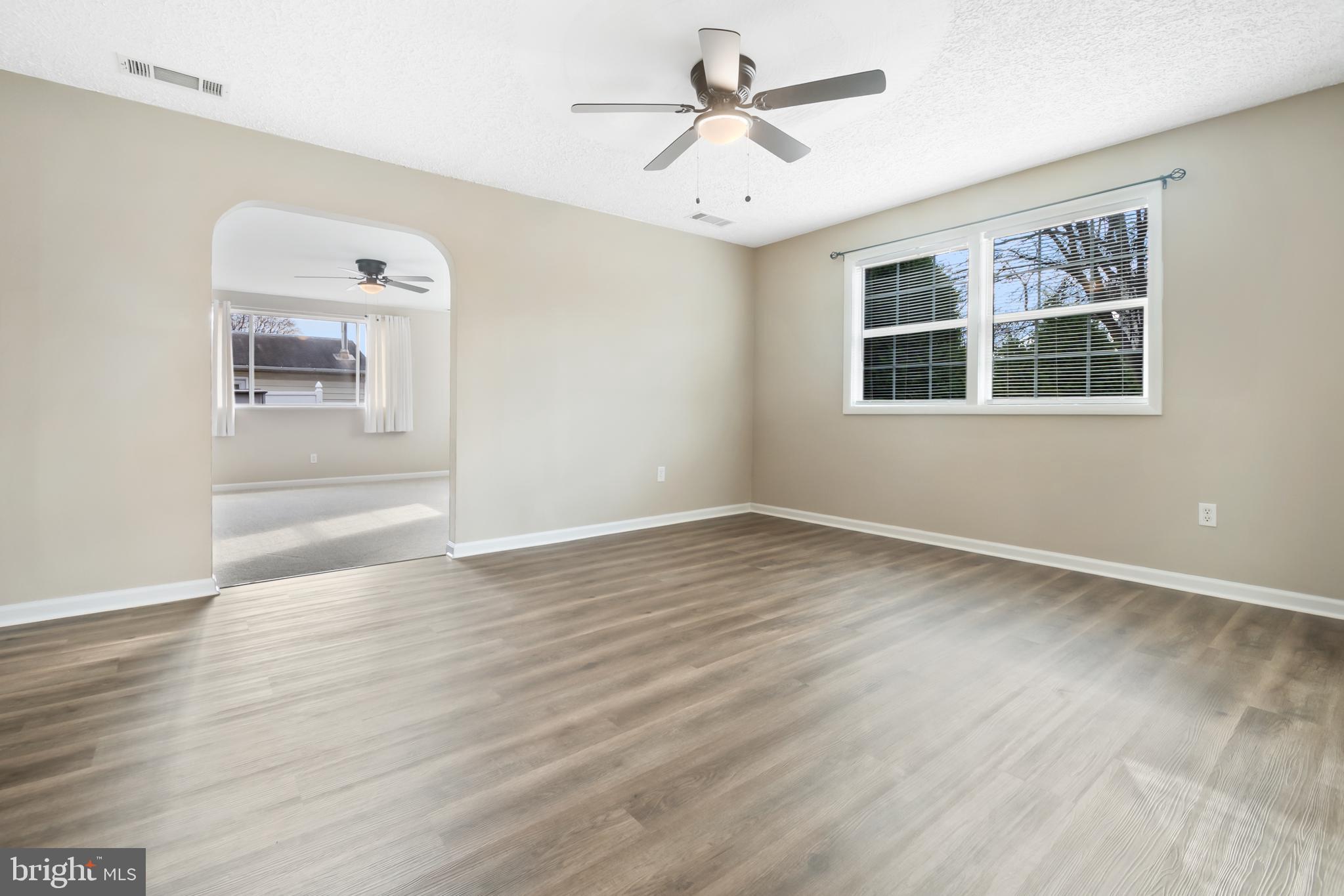 137 Arundel Road Pasadena, MD 21122 - Photo 6 of 32