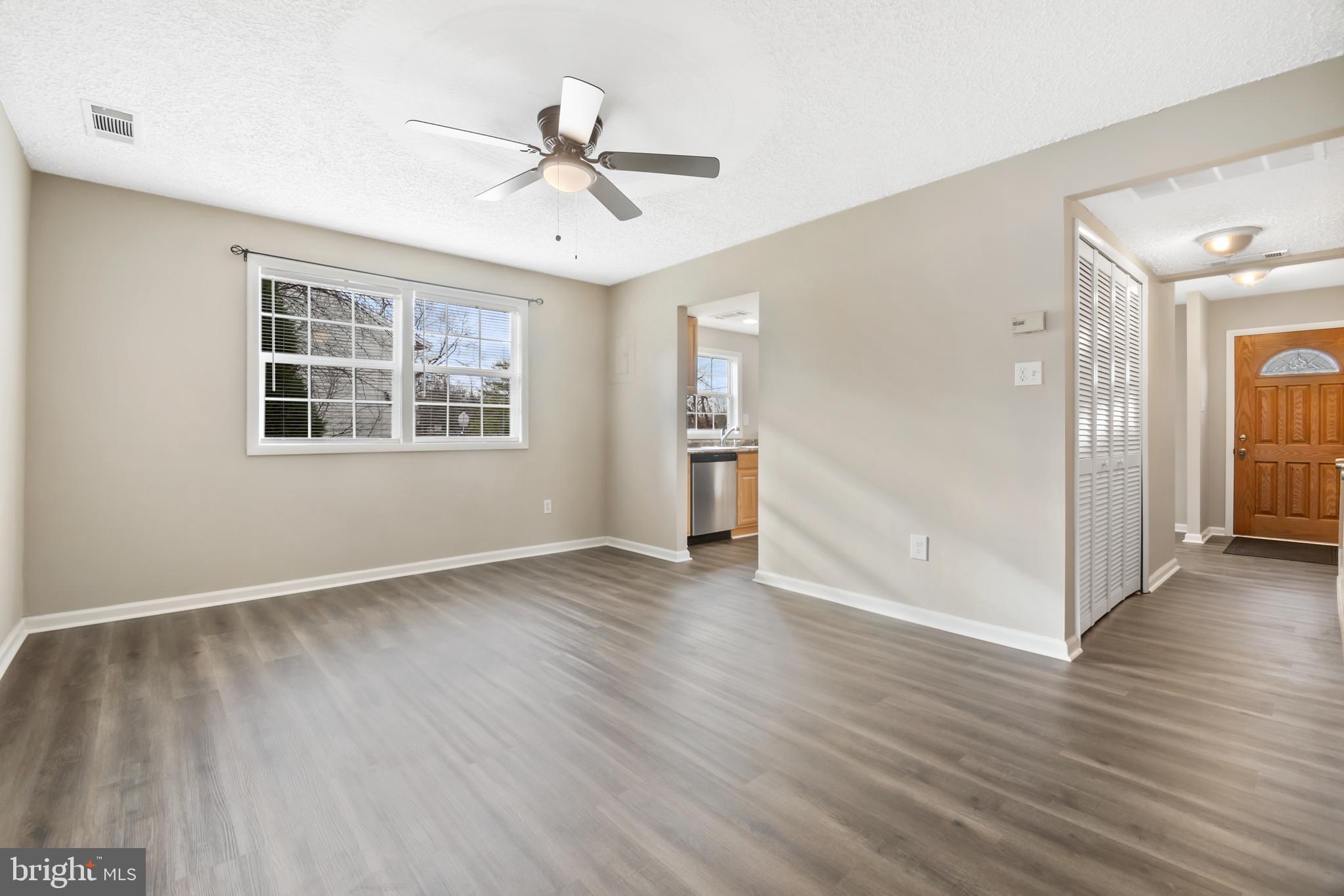 137 Arundel Road Pasadena, MD 21122 - Photo 7 of 32