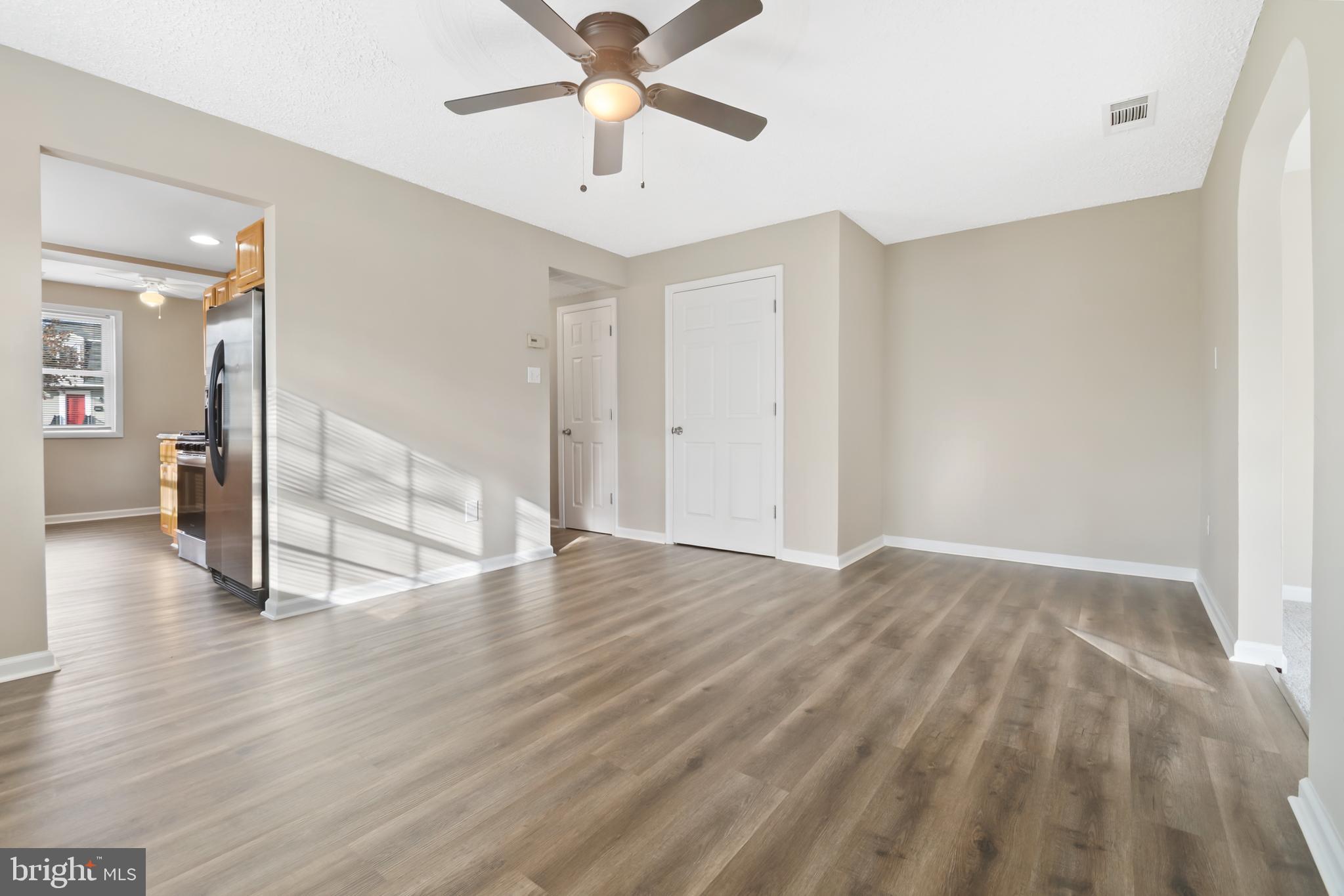 137 Arundel Road Pasadena, MD 21122 - Photo 8 of 32