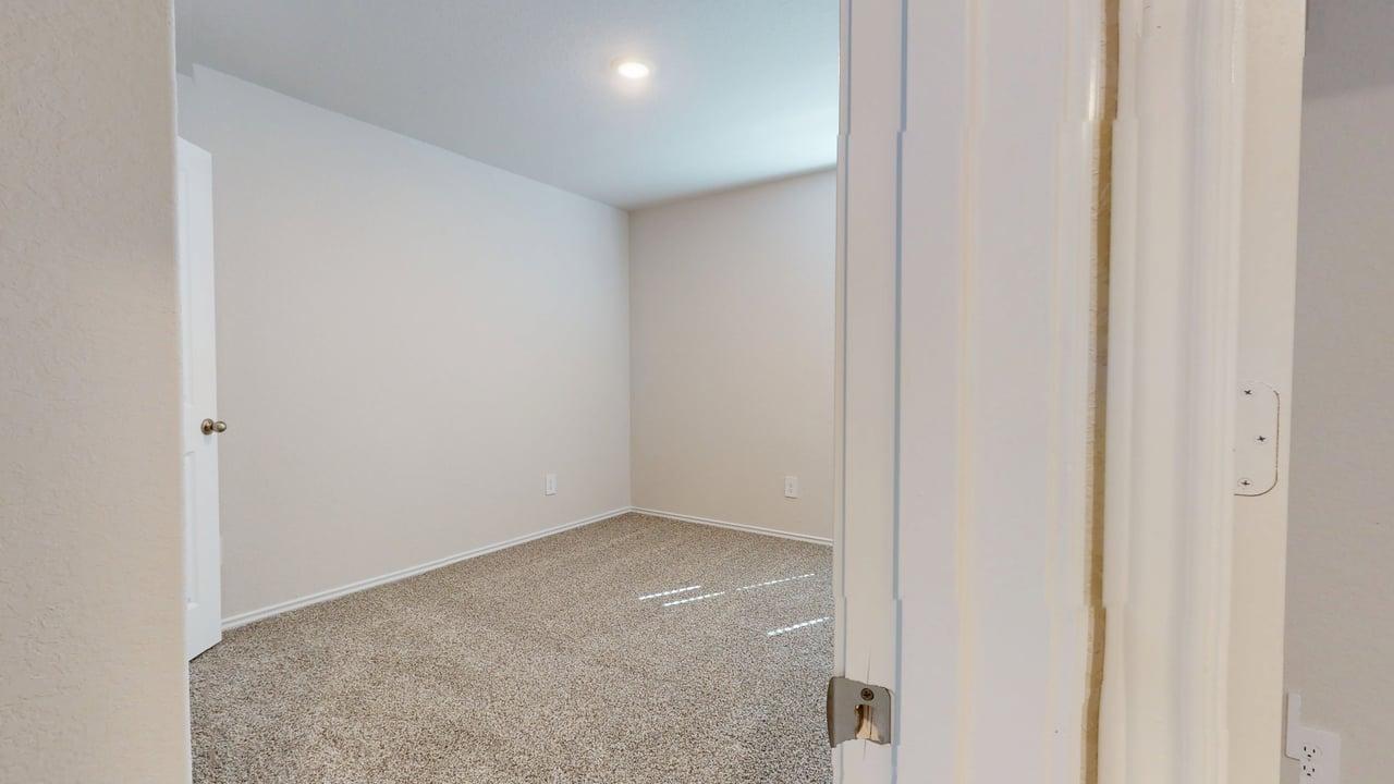 914 Indian Way Seguin, TX 78155 - Photo 14 of 18 a view of small space