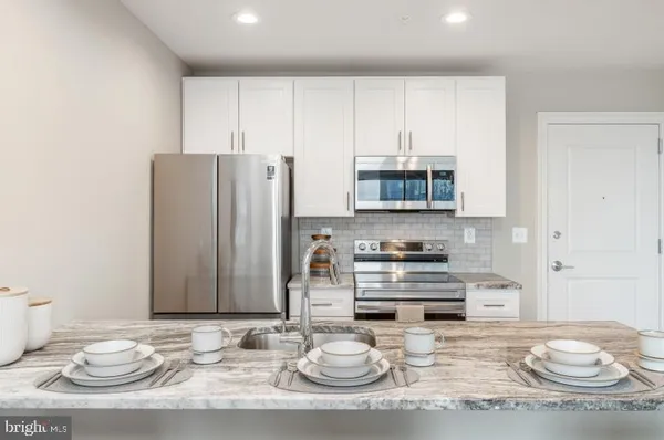 $1,945 | 139-59 North 23rd Street, Unit 220, Philadelphia, PA 19103
