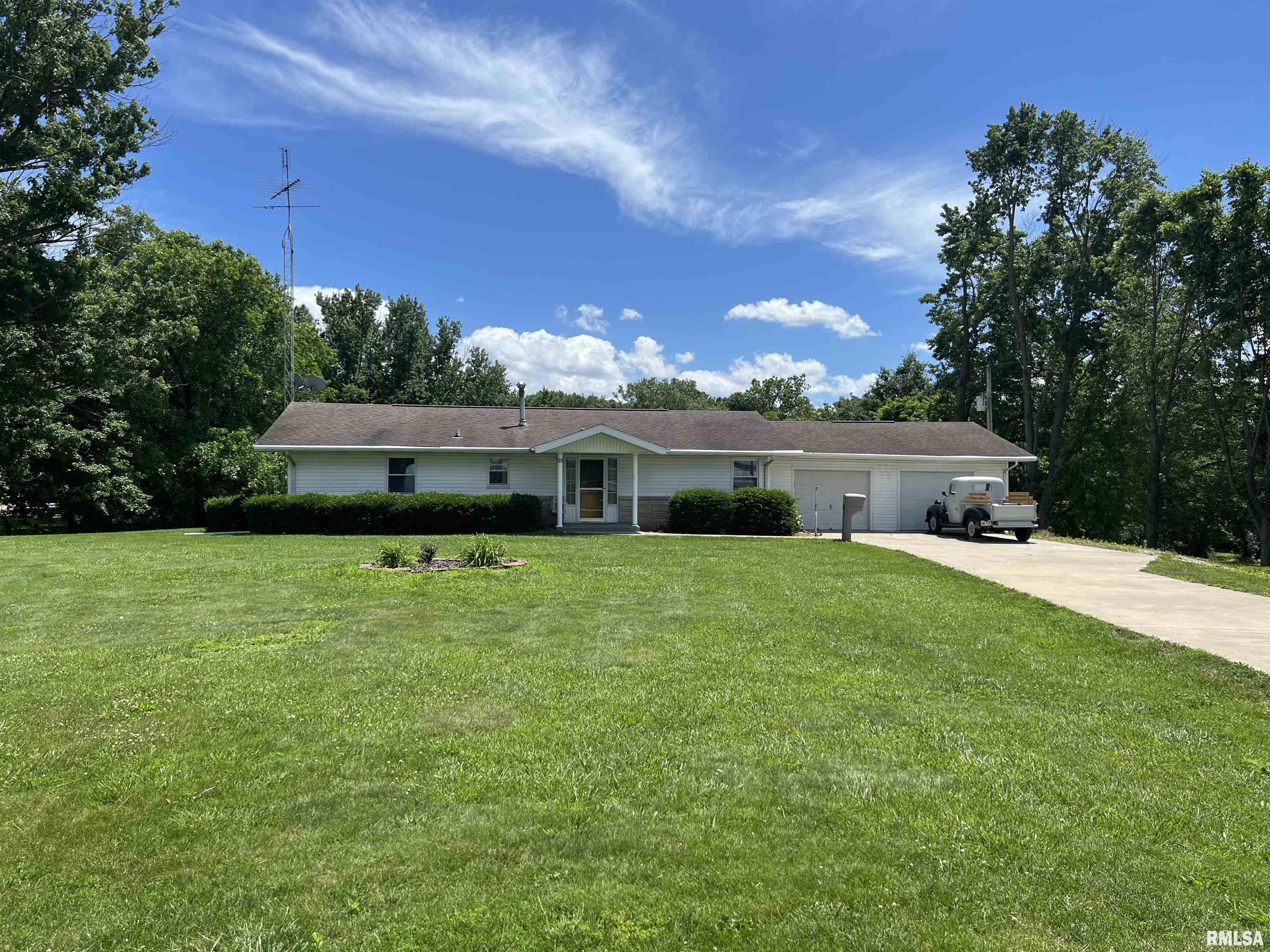 1985 Ladue Road Jacksonville, IL 62650 - Photo 1 of 62