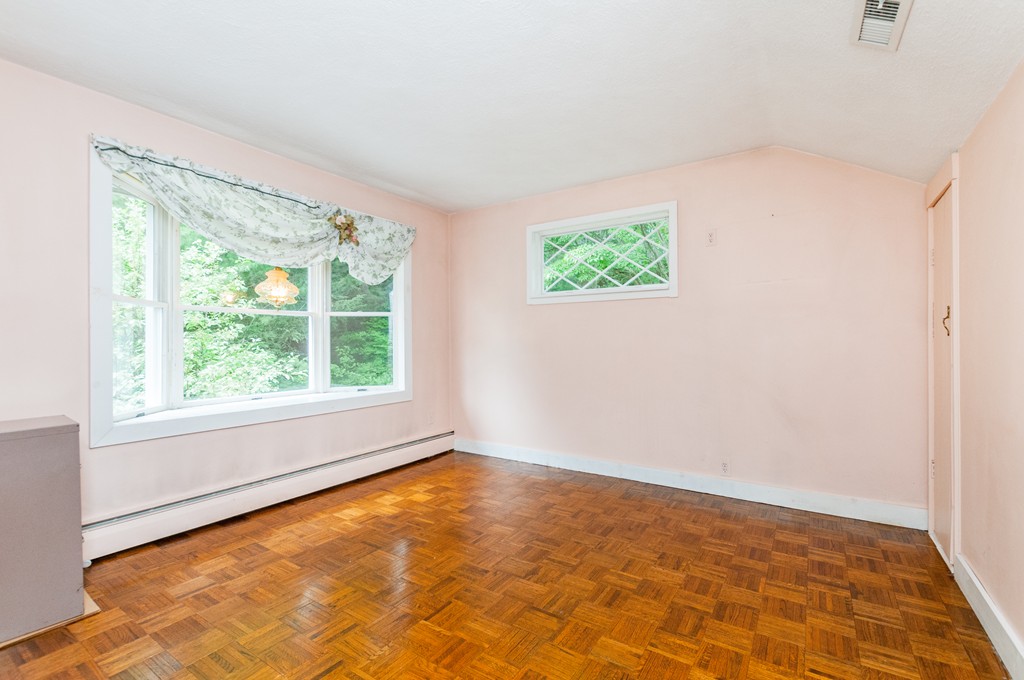 36 Walsh Road Newton, MA 02459 - Photo 6 of 13