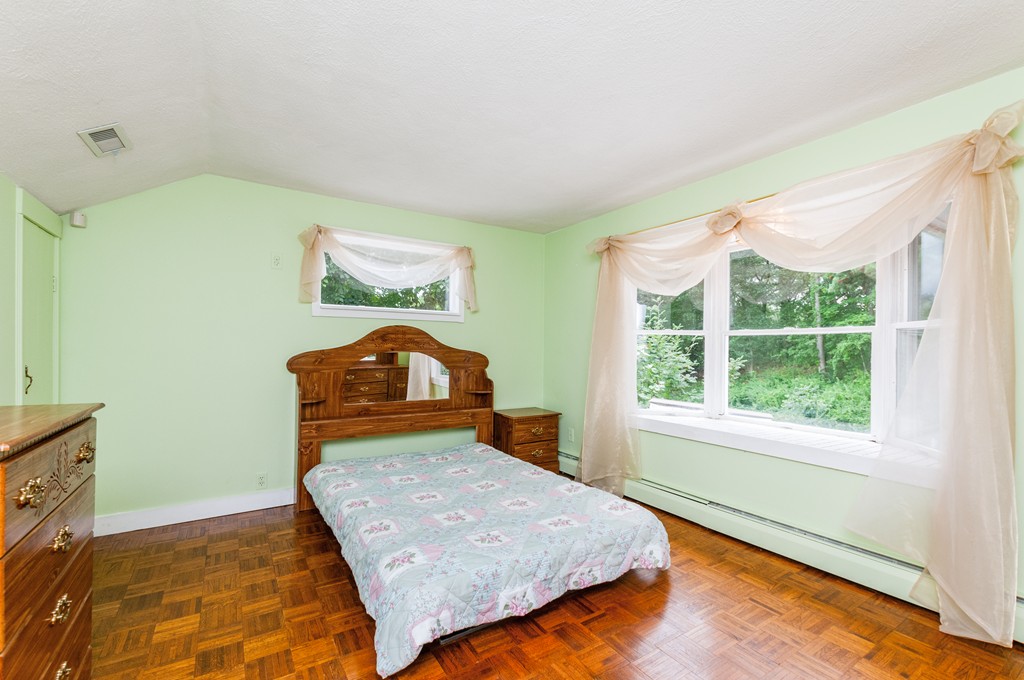 36 Walsh Road Newton, MA 02459 - Photo 7 of 13