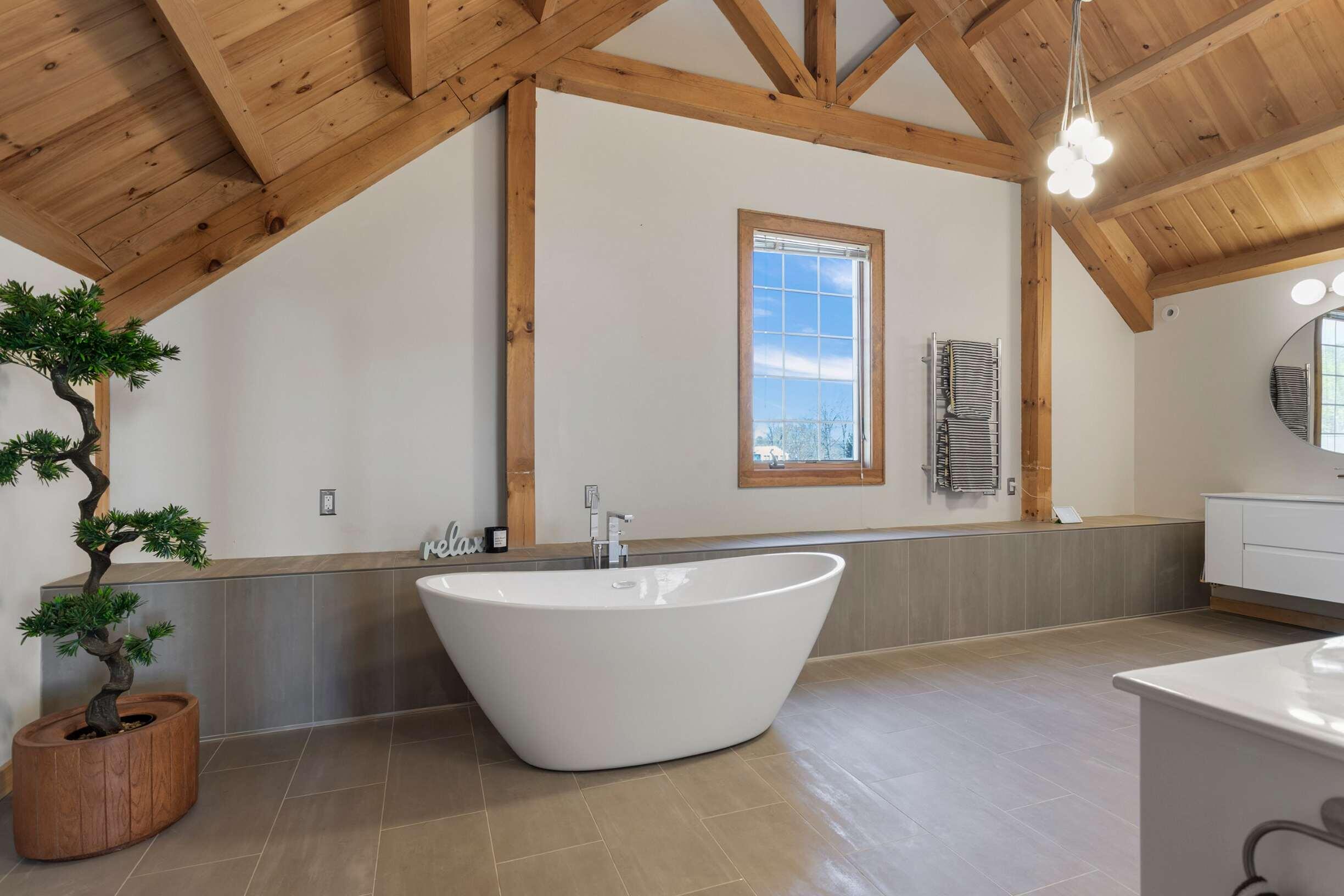 263 Long Sands Road York, ME 03909 - Photo 35 of 41 Primary bath