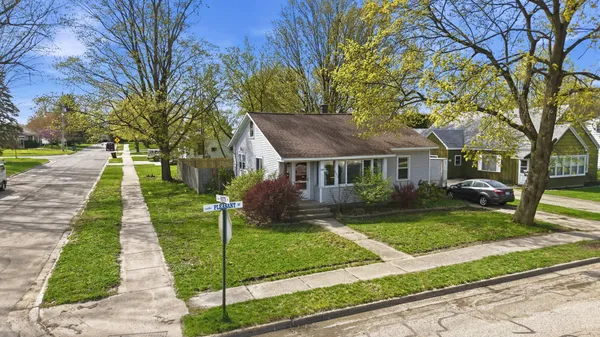 $250,500 | 109 Pleasant Street, Sparta, MI 49345