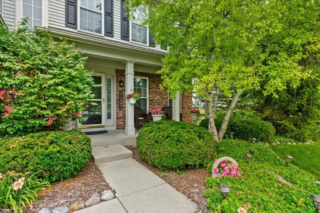 $539,900 | 4020 Bunker Hill Drive, Algonquin, IL 60102