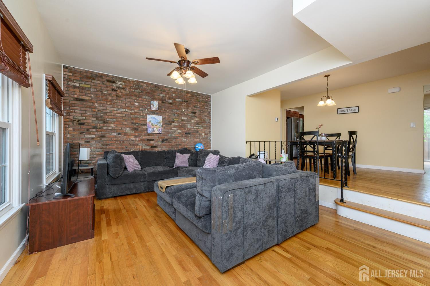 171 Howell Avenue Fords, NJ 08863 - Photo 4 of 33