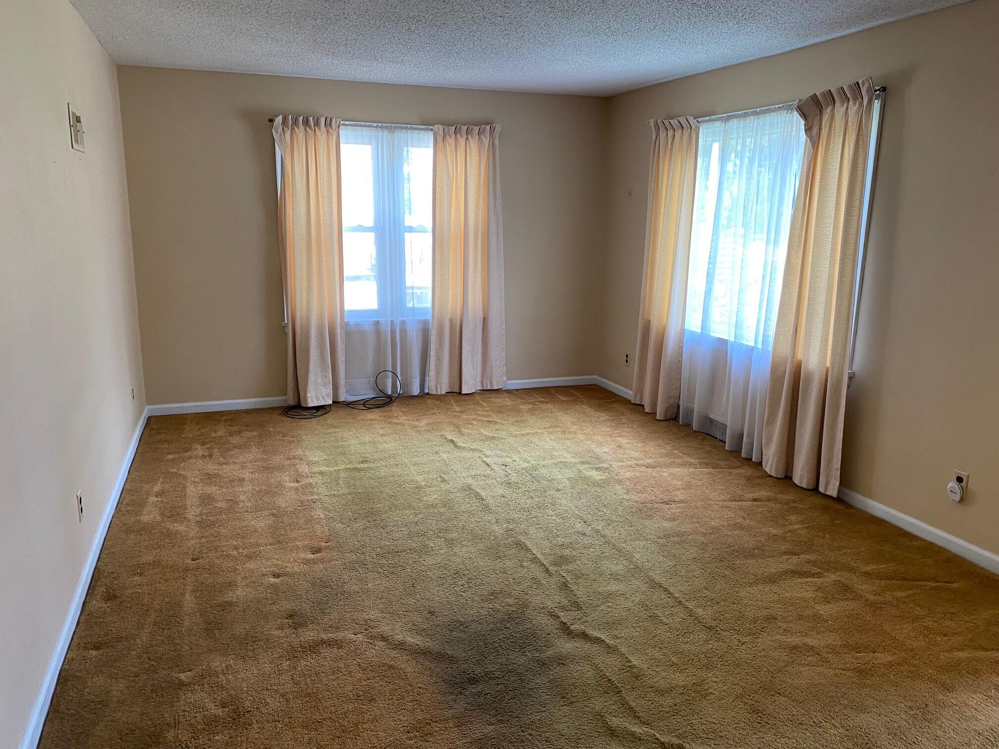 13118 California Road New Troy, MI 49125 - Photo 4 of 12 Living Room
