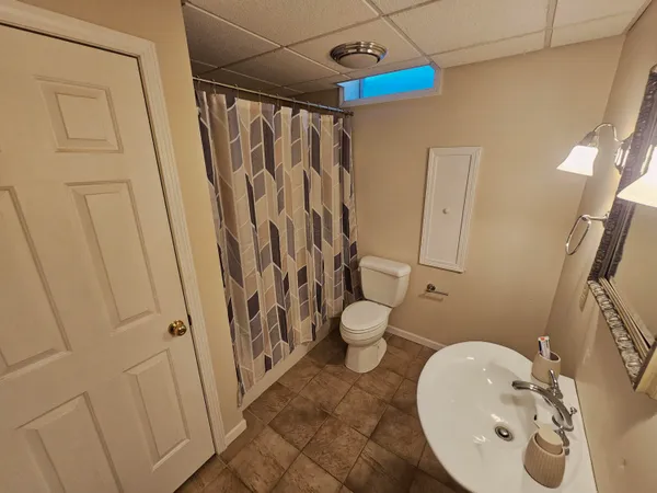 $387,900 | 11815 North Lake Side Drive, Jerome, MI 49249