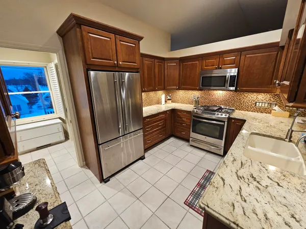 $387,900 | 11815 North Lake Side Drive, Jerome, MI 49249