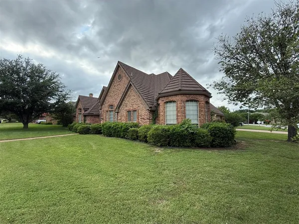 $3,295 | 500 Evergreen Drive, Hurst, TX 76054