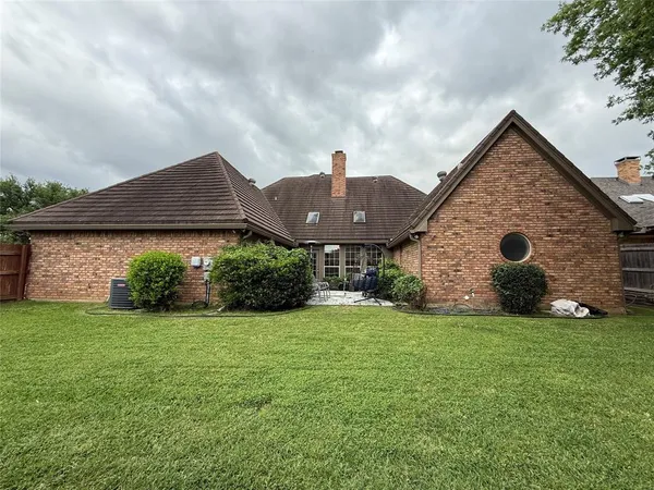 $3,295 | 500 Evergreen Drive, Hurst, TX 76054