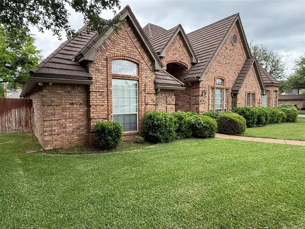 $3,295 | 500 Evergreen Drive, Hurst, TX 76054