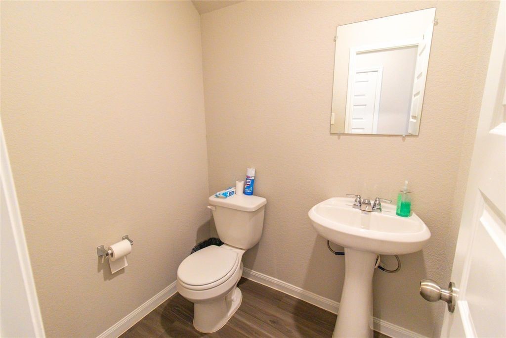 2221 Middle Rdg Drive Conroe, TX 77301 - Photo 15 of 47