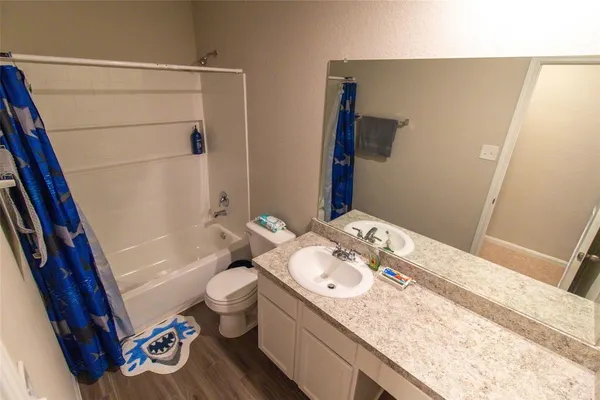 $2,200 | 2221 Middle Rdg Drive, Conroe, TX 77301