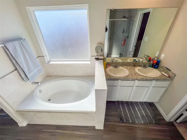 $2,200 | 2221 Middle Rdg Drive, Conroe, TX 77301