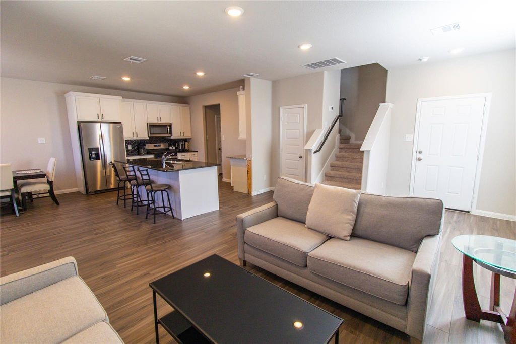 2221 Middle Rdg Drive Conroe, TX 77301 - Photo 7 of 47