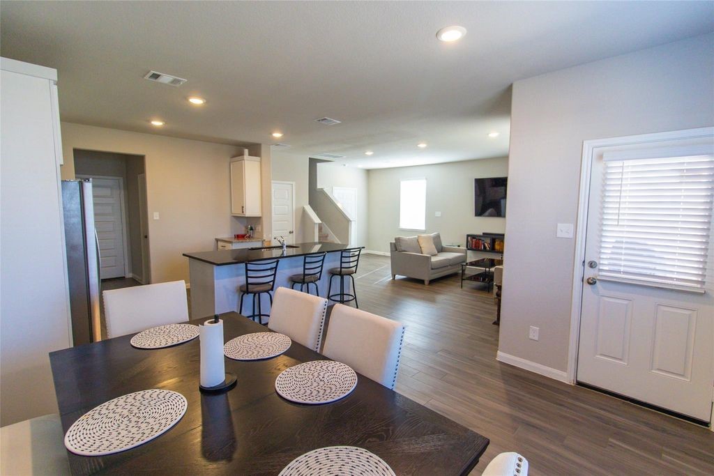 2221 Middle Rdg Drive Conroe, TX 77301 - Photo 10 of 47