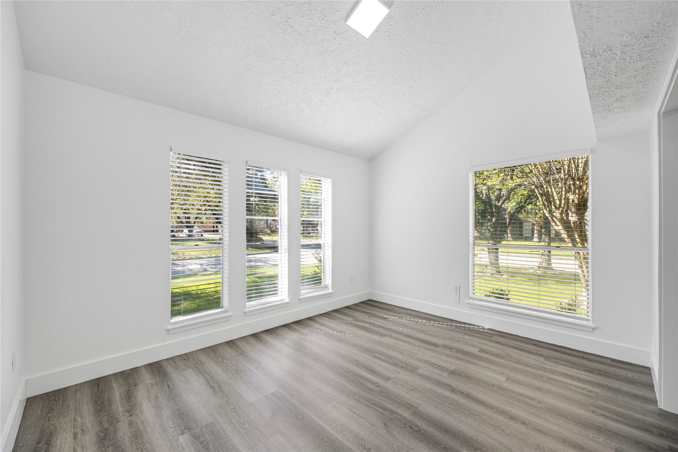 16402 Lobo Lane Spring, TX 77379 - Photo 13 of 35 Dining room