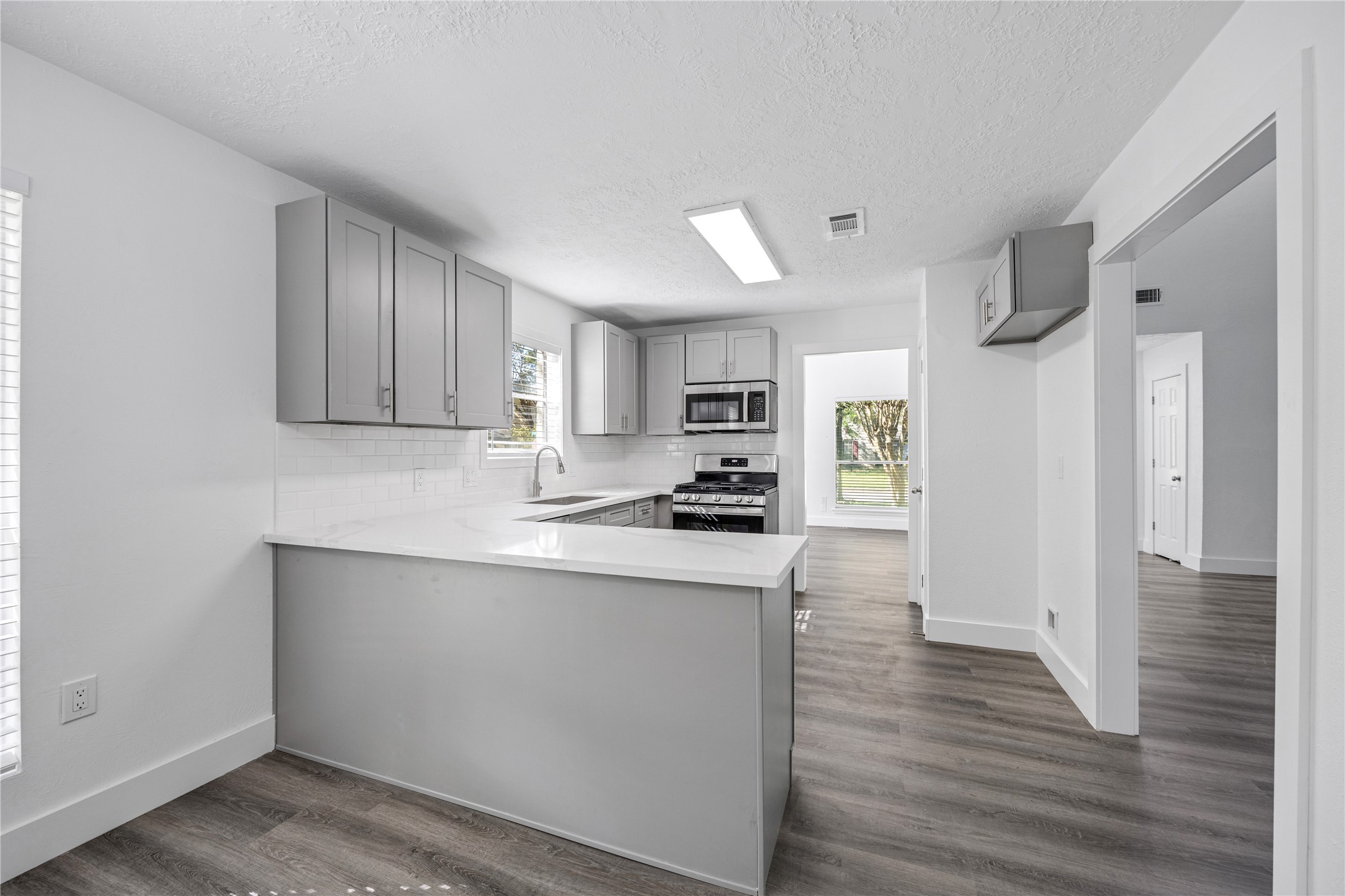 16402 Lobo Lane Spring, TX 77379 - Photo 15 of 35 Breakfast area open to your modern kitchen