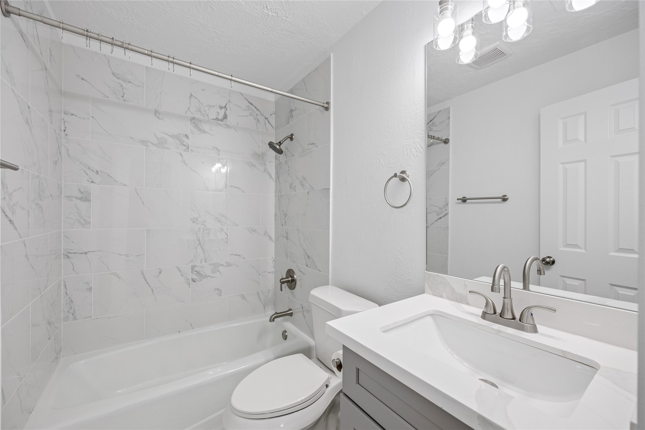 16402 Lobo Lane Spring, TX 77379 - Photo 24 of 35 Second full bathroom conveniently located near 3 bedrooms