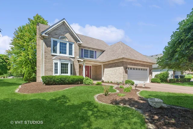 $825,000 | 929 Rosewood Avenue East, Naperville, IL 60563