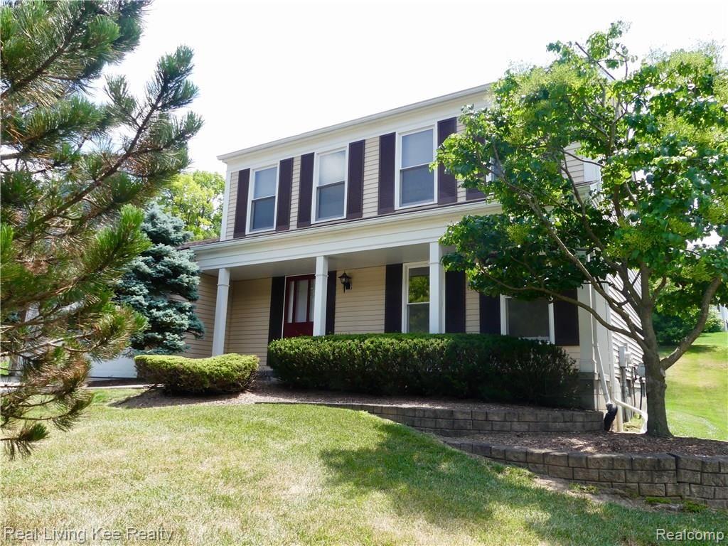 342 Whitney Drive Rochester Hills, MI 48307 - Photo 2 of 28