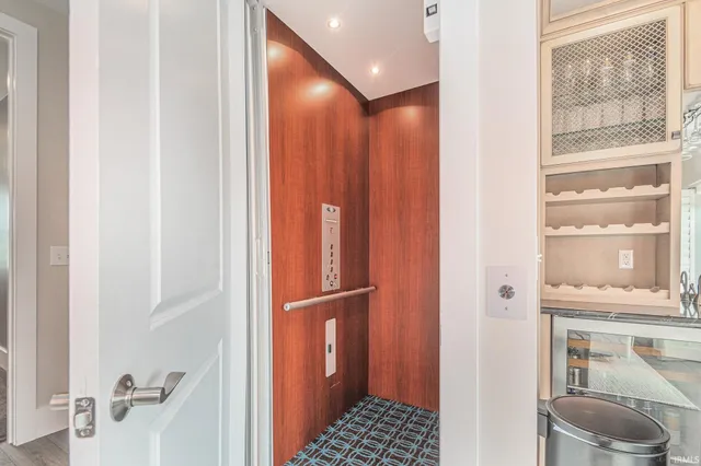 $749,900 | 112 South Niles Avenue, South Bend, IN 46617