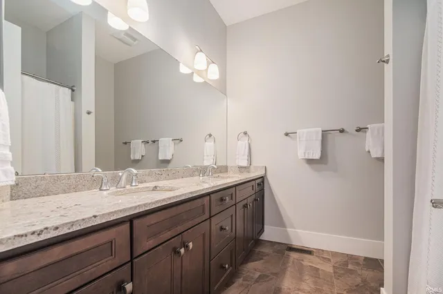 $749,900 | 112 South Niles Avenue, South Bend, IN 46617