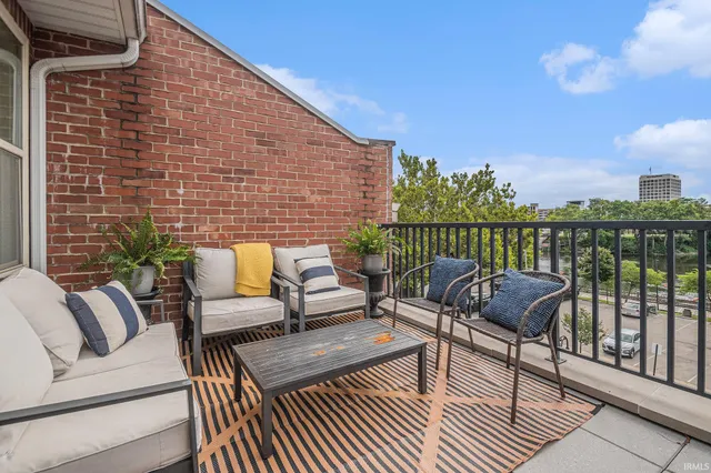 $749,900 | 112 South Niles Avenue, South Bend, IN 46617