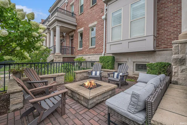 $749,900 | 112 South Niles Avenue, South Bend, IN 46617