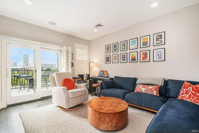 $749,900 | 112 South Niles Avenue, South Bend, IN 46617