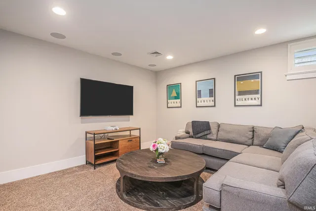 $749,900 | 112 South Niles Avenue, South Bend, IN 46617