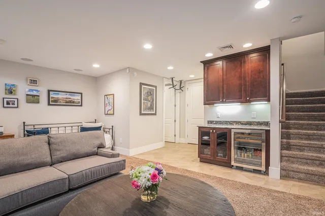 $749,900 | 112 South Niles Avenue, South Bend, IN 46617