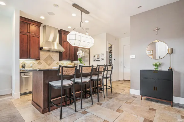 $749,900 | 112 South Niles Avenue, South Bend, IN 46617