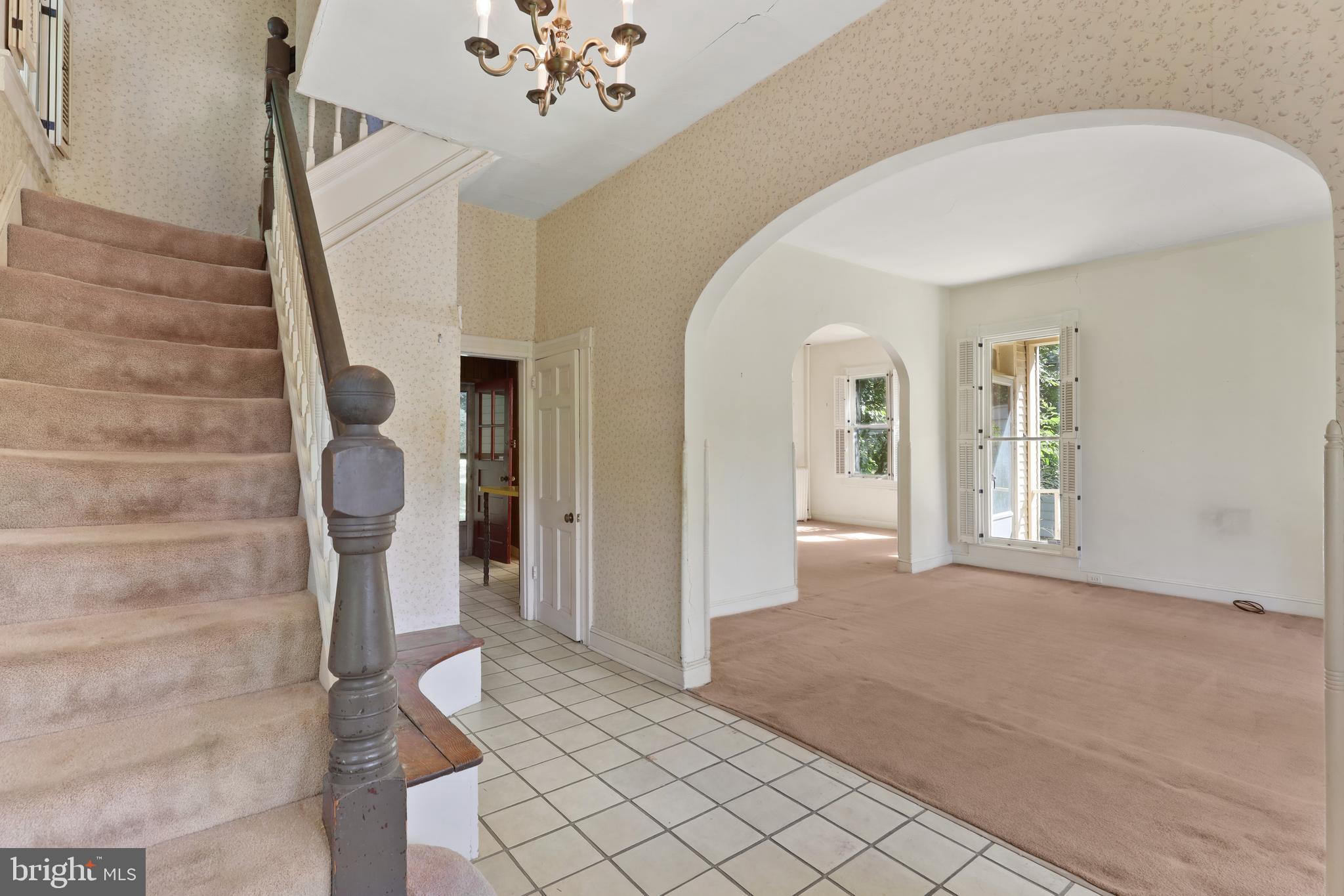 632 Deepdene Road Baltimore, MD 21210 - Photo 5 of 32 Entryway