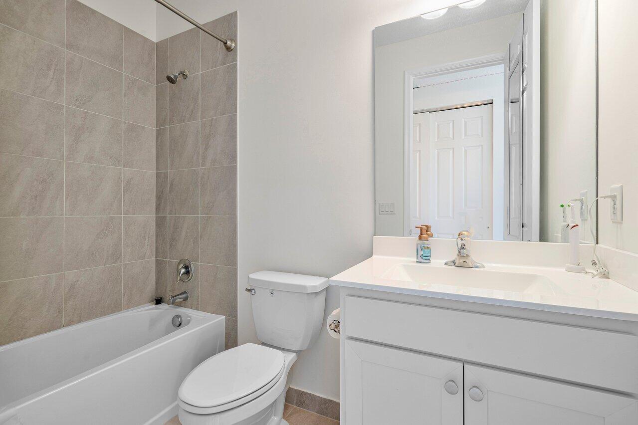 1134 Arrowhead Point Road Loxahatchee, FL 33470 - Photo 26 of 65 Bathroom 4