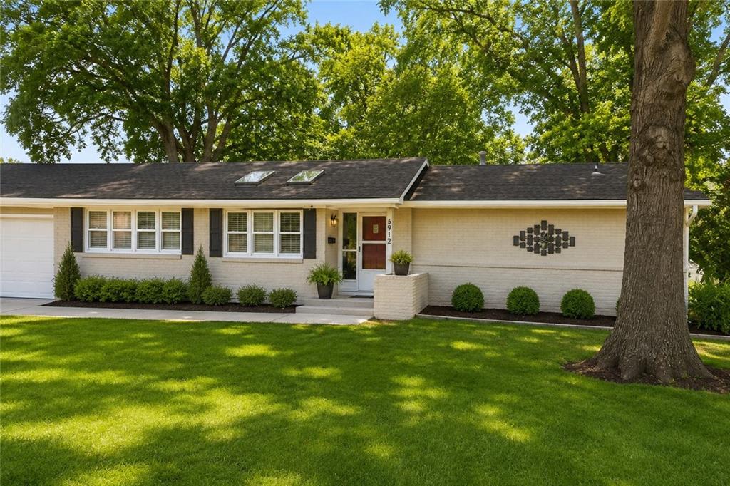 5912 Longview Road Kansas City, MO 64134 - Photo 1 of 18