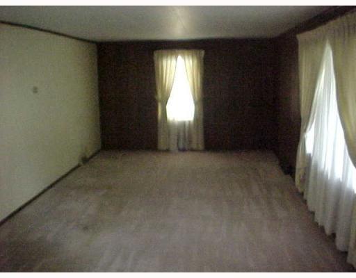 126 Frogtown Road McClellandtown, PA 15458 - Photo 4 of 4 Living Room.