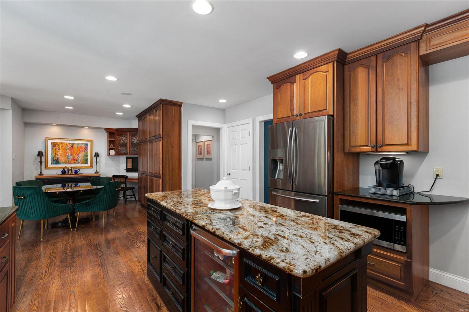 116 Pillar Lane Creve Coeur, MO 63141 - Photo 12 of 63