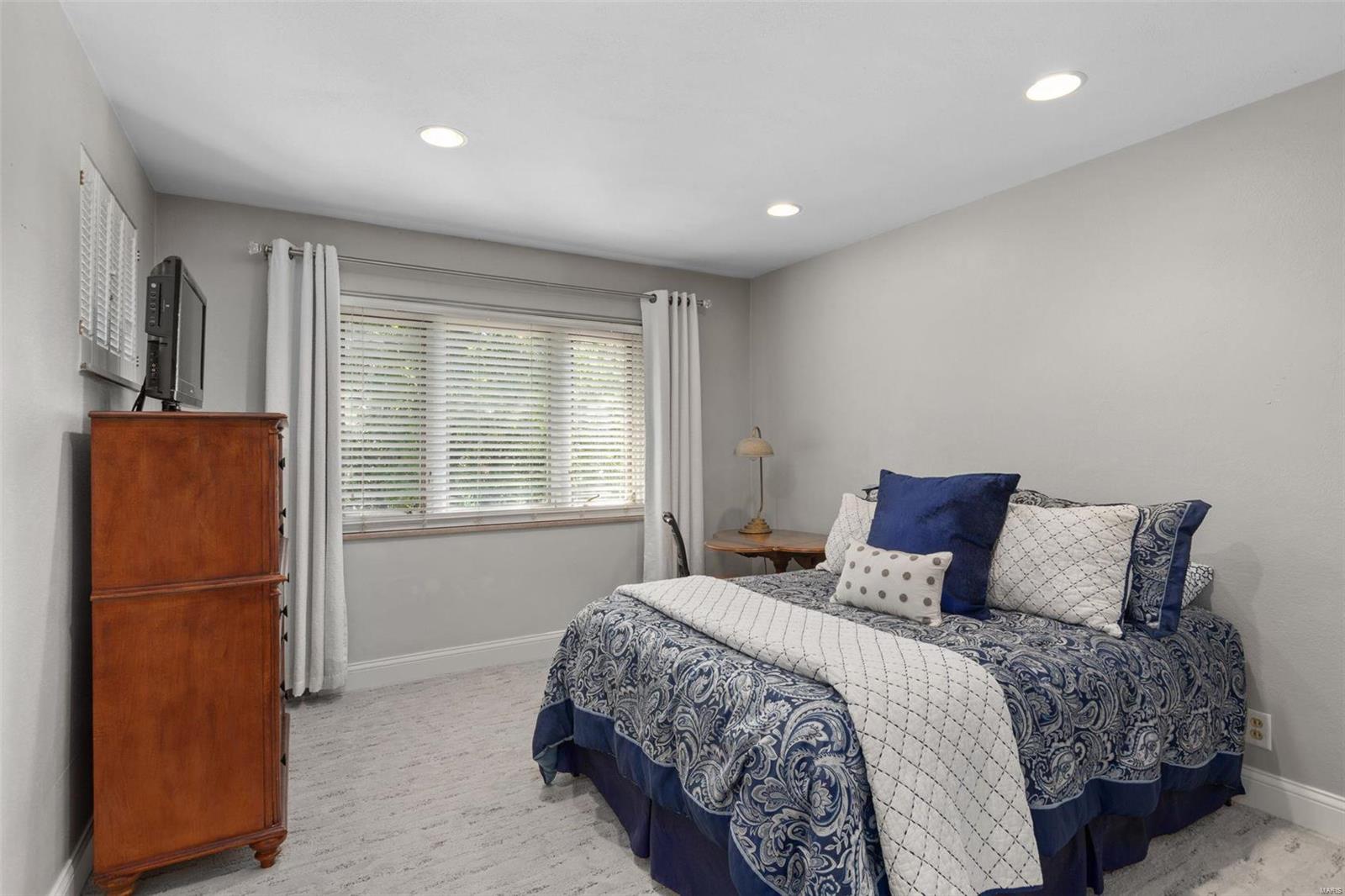 116 Pillar Lane Creve Coeur, MO 63141 - Photo 35 of 63