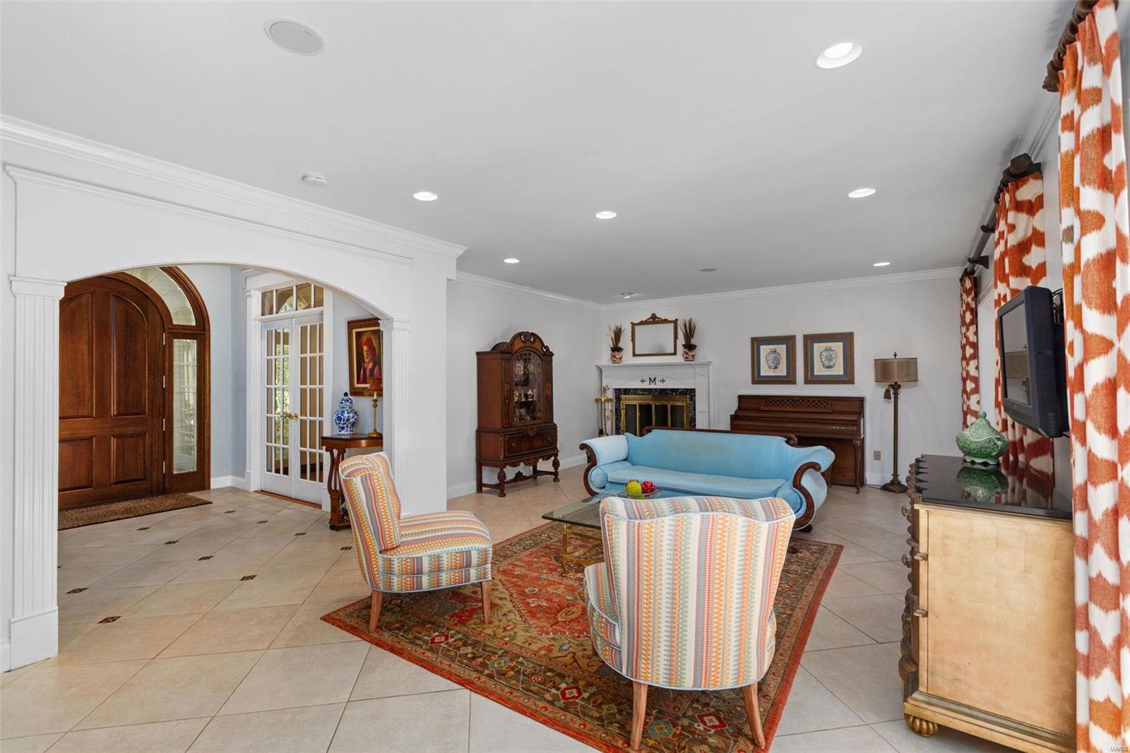 116 Pillar Lane Creve Coeur, MO 63141 - Photo 10 of 63